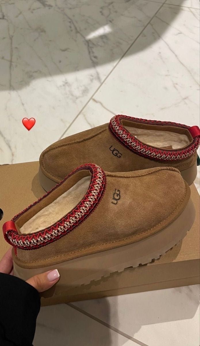 Ugg Tazz Platform Slippers brown red - Sneakers Club EU | Authentic Sneakers Online Nike, Adidas, Jordan & More