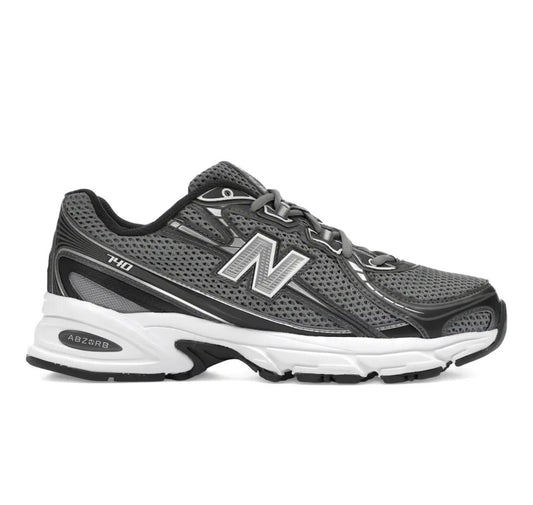 New Balance 740 black